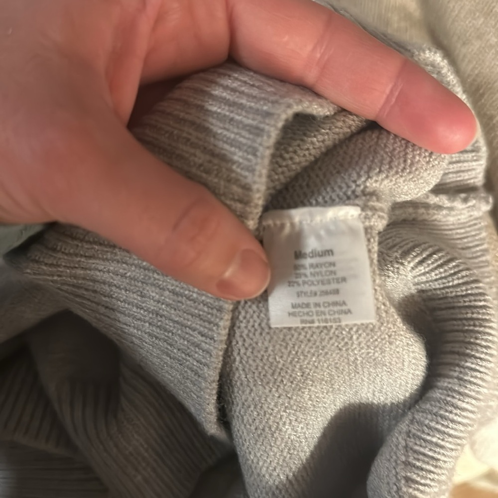 Color block sweater - Picture 4 of 4
